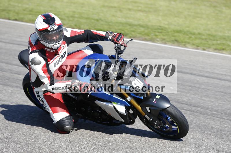 Archiv-2025/12 30.04.2025 Speer Racing ADR/Gruppe gruen/911